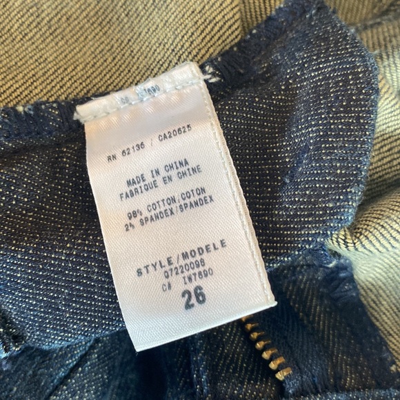 Guess Capri jeans in size 26. - Picture 4 of 8